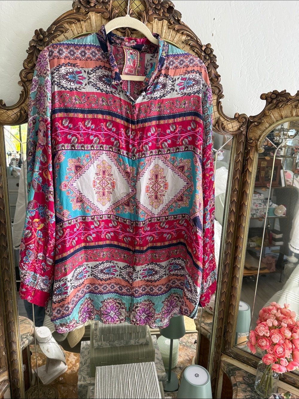 Johnny Was silk Multicolor Floral Button-Up Blouse in Fuchsia and Teal. 100% sil